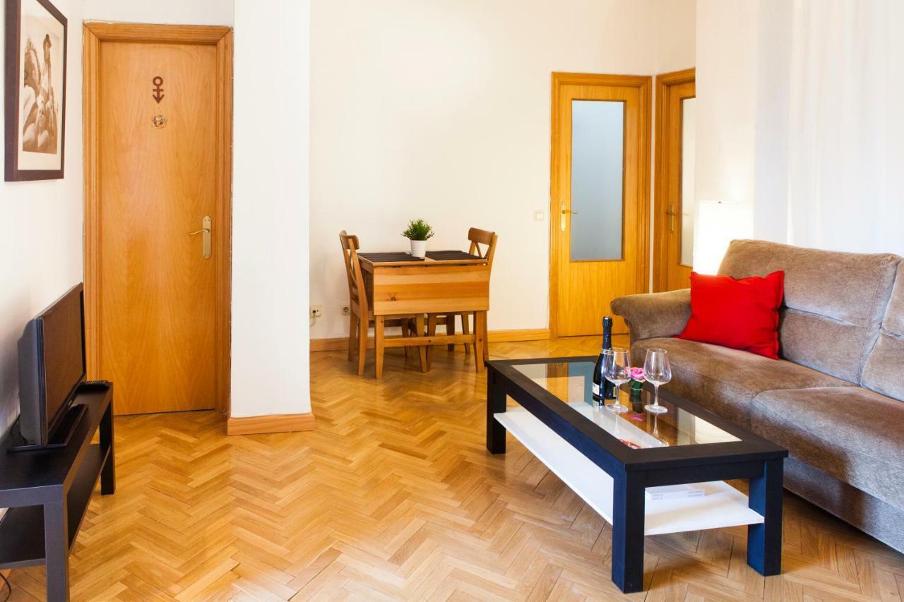 Segovia Apartment Madrid Luaran gambar